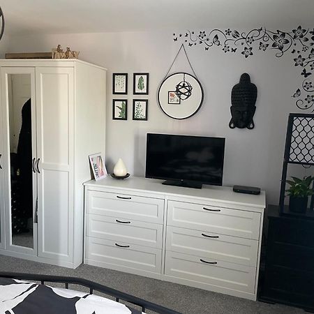 Cosy Home From Home With Private Bathroom - Free Parking كارديف المظهر الخارجي الصورة